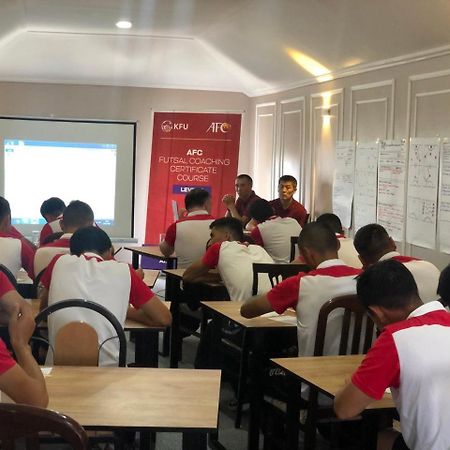 Ave Hotel 奥什 外观 照片