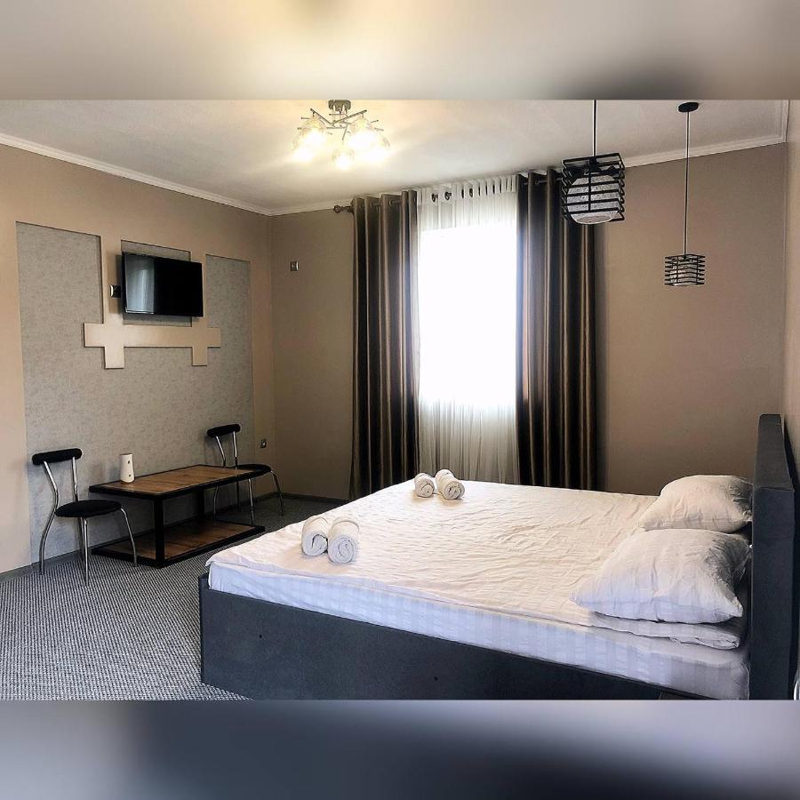 Ave Hotel 奥什 外观 照片