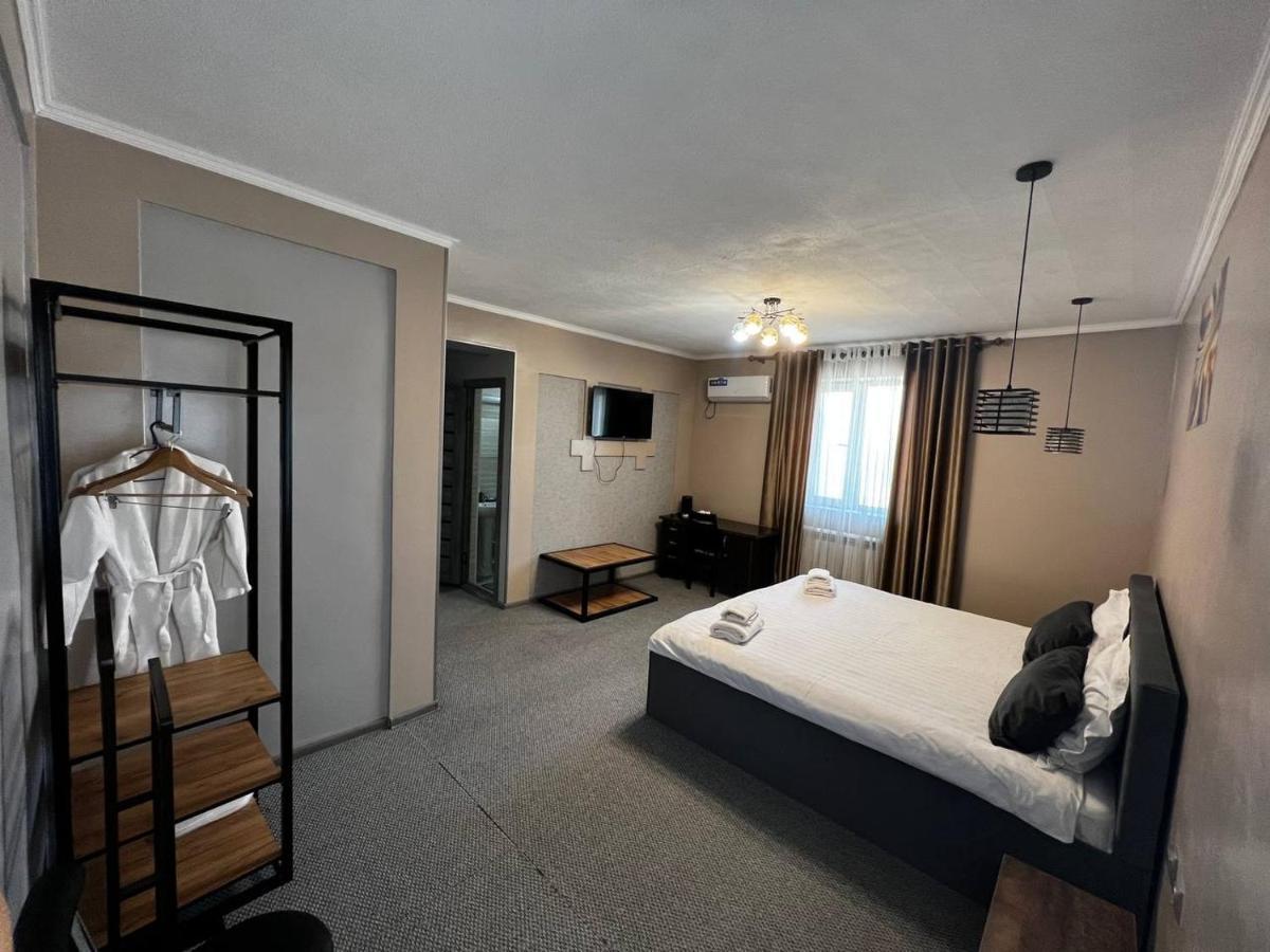 Ave Hotel 奥什 外观 照片