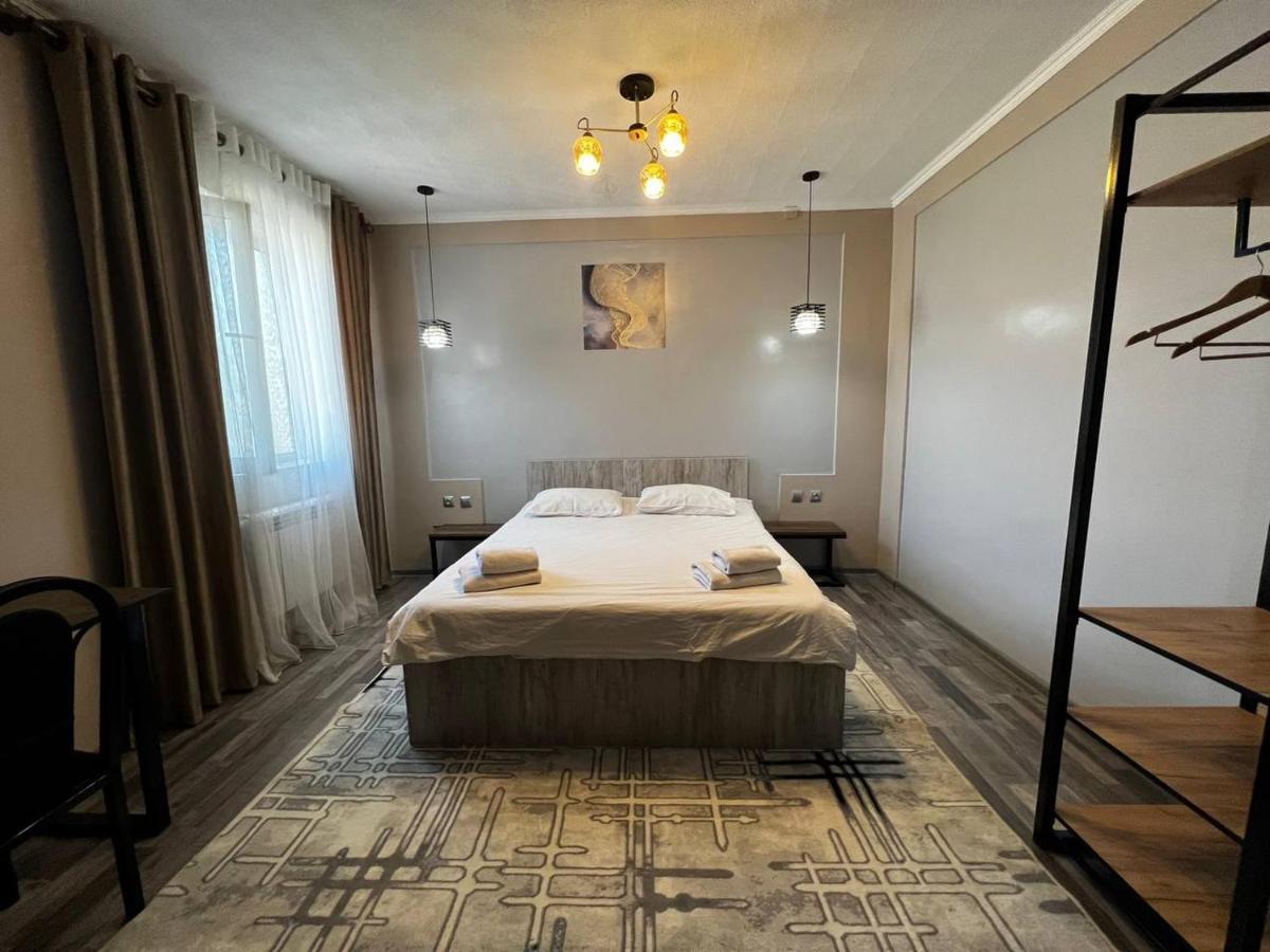 Ave Hotel 奥什 外观 照片