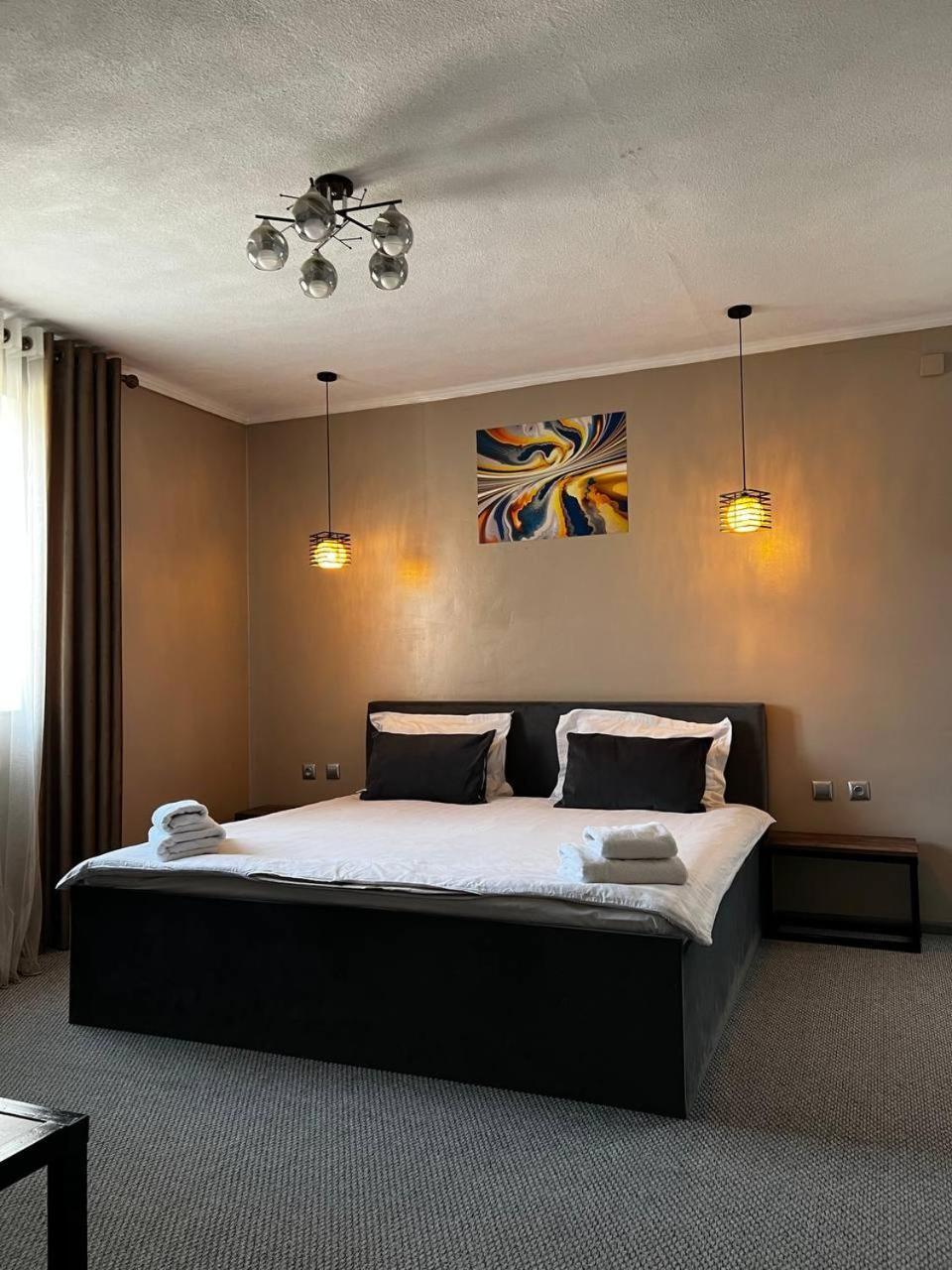Ave Hotel 奥什 外观 照片